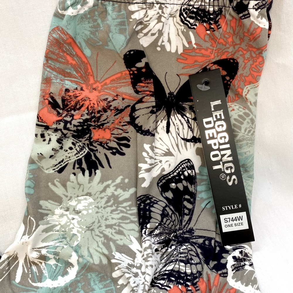 💕 Leggings Depot~Ultra Soft Butterfly Printed Leggings 🥰